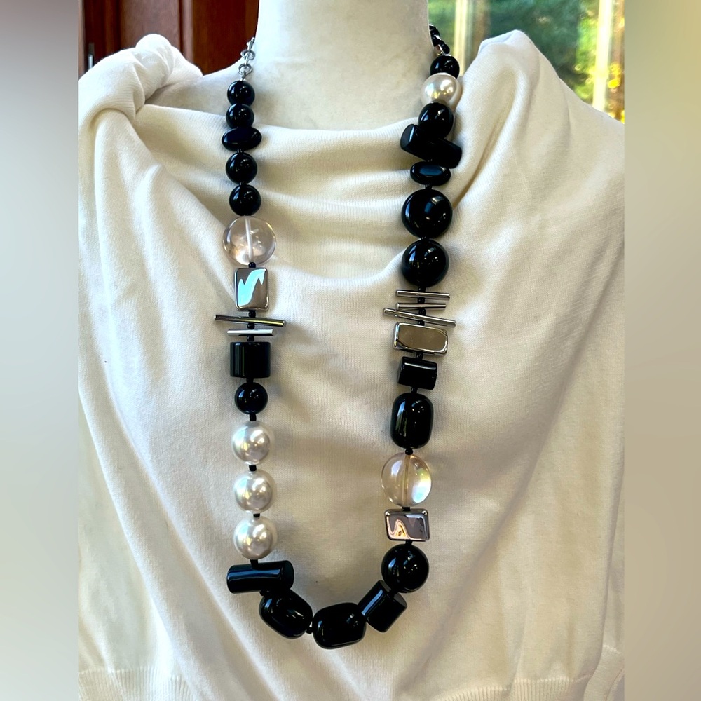 Set Chico’s HUGE 🖤 Chunky Black Bead Pearl 🖤 Necklace W/Coordinating Bracelet